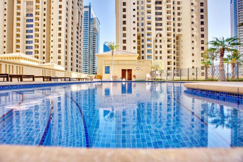 Elan Rimal Suites Дубай Екстериор снимка